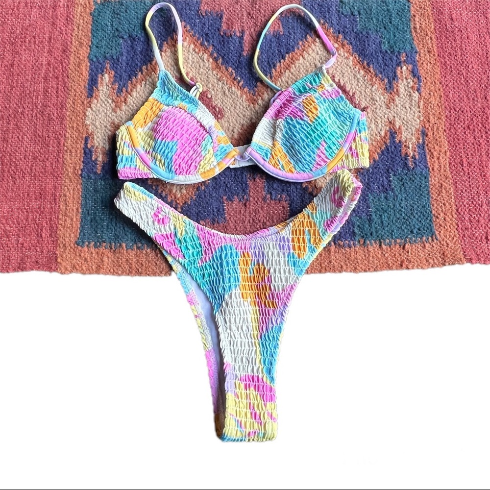 Pastel bikini set in size small - Picture 1 of 6